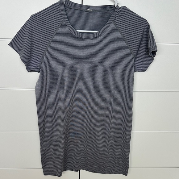 Lululemon Athletica Black Striped Short Sleeve Tee - Picture 1 of 4